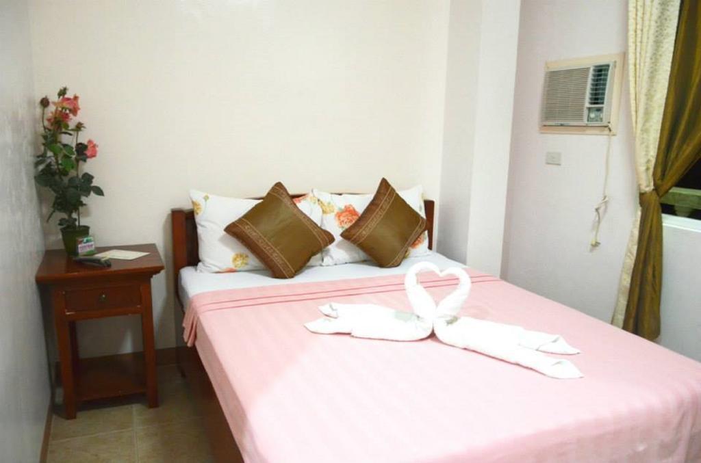 Casa D' Estrella Apartelle Balabag  Room photo